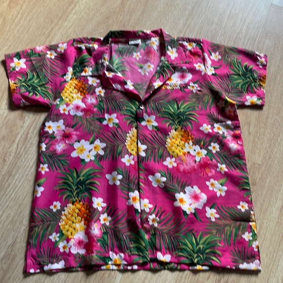 Other - Hawaiian button down shirt
